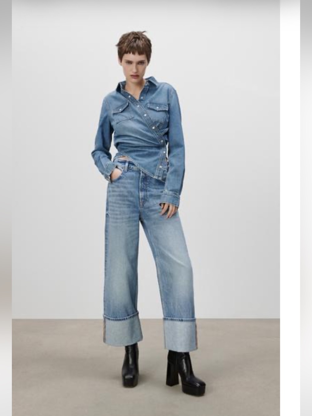 Zara Light Blue Cropped Wide-Leg Jeans